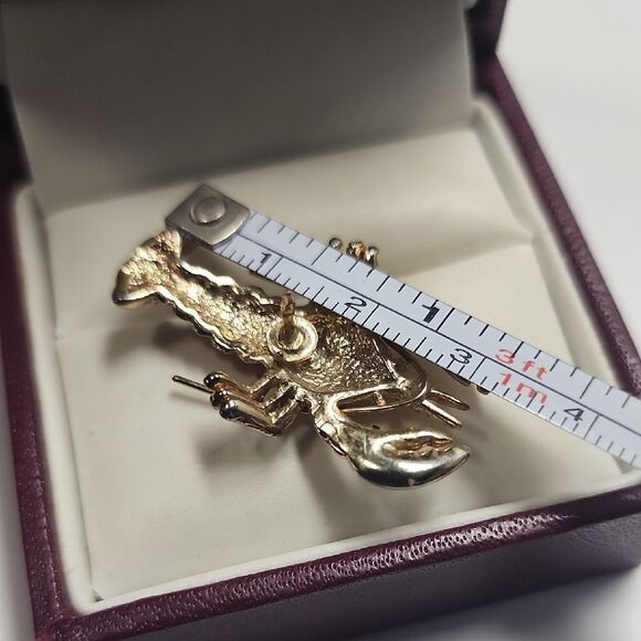Elegant Gold and Red Lobster Pin Brooch - Picture 4 of 4